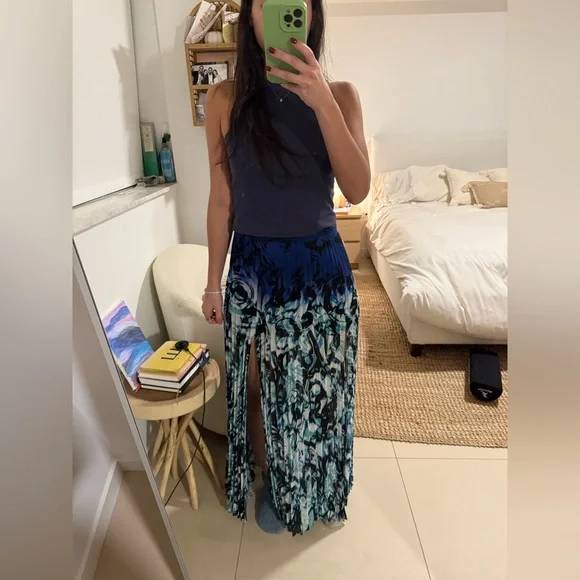 Elegant Blue and Black Women's Skirt - Picture 8 of 10